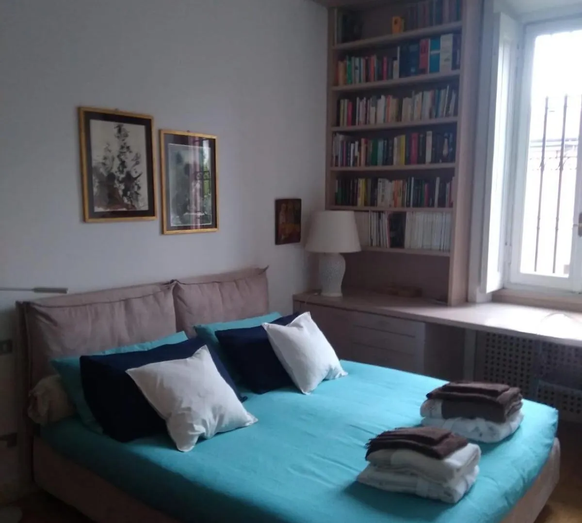 Casa Mari - Free Secure Parking, Breakfast, Private Bathroom, Wifi, Garden, Aircon, 5 Min Walk To Metro And Train Station Milan Bed & Breakfast